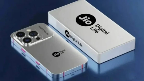 Jio Smart Phone : 300MP Camera with 7500mAh battery at ₹9,500